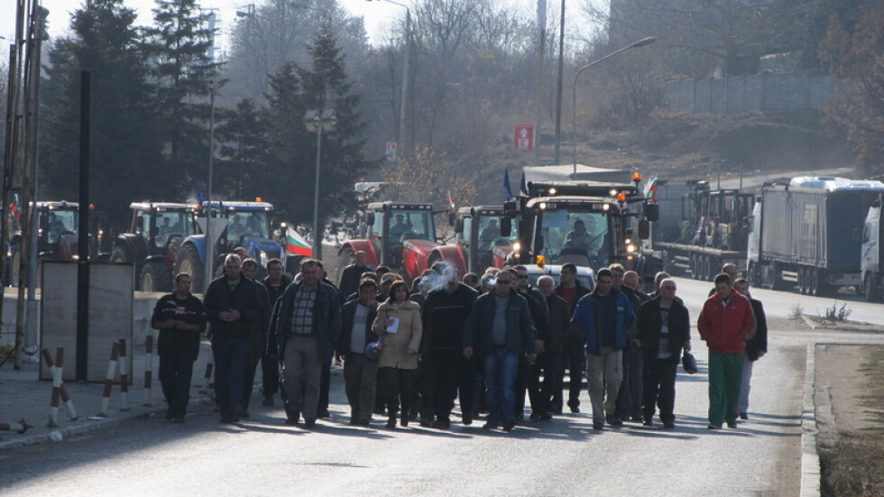Втори ден на протест: Зърнопроизводители искат спиране на безмитния внос от Украйна