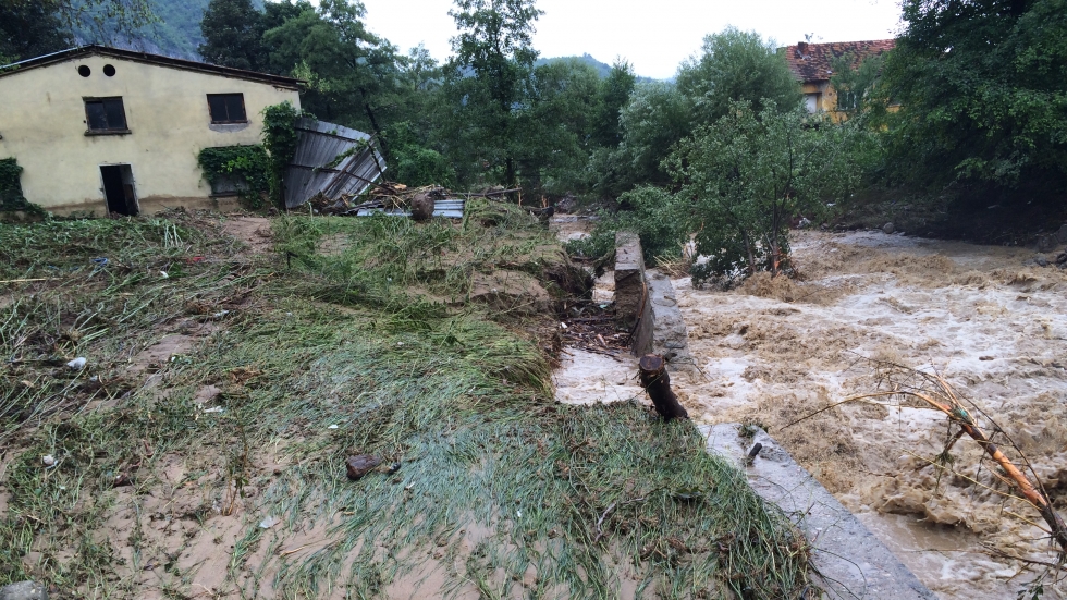 Етрополе след наводнението: Екипът на bTV търси причините за бедствието
