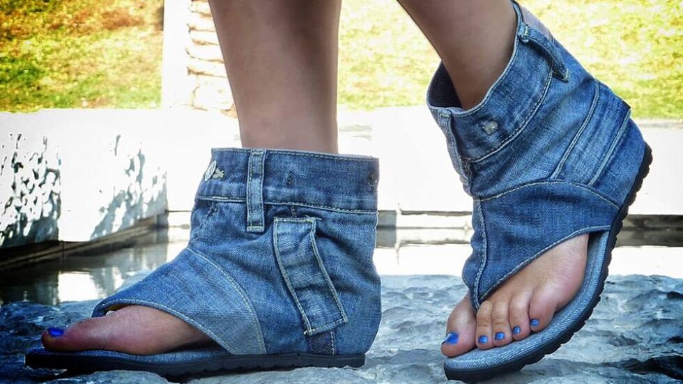 Новият летен хит - дънкови сандали
