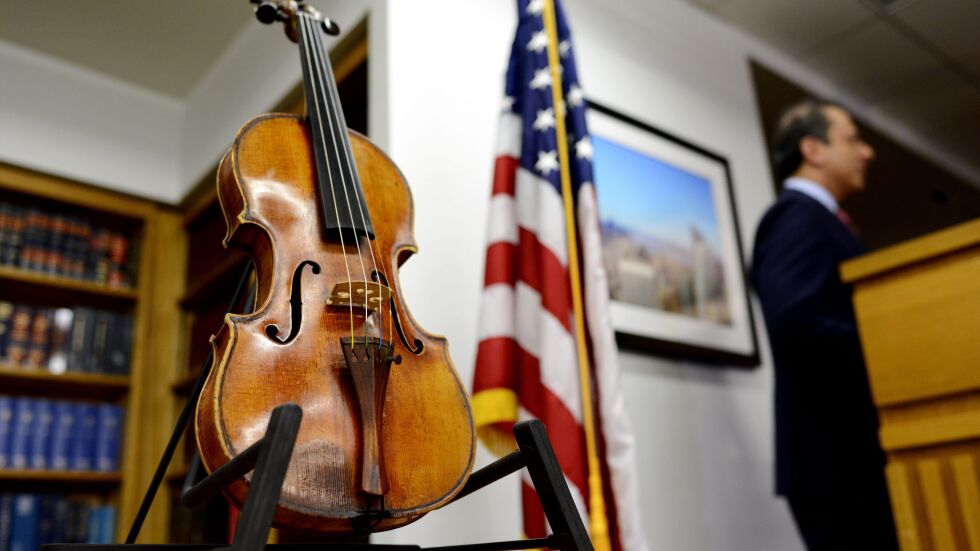Намериха цигулка Страдивариус след 35 години в неизвестност 