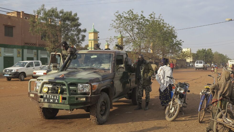 Заложническа драма с поне 8 загинали в Мали