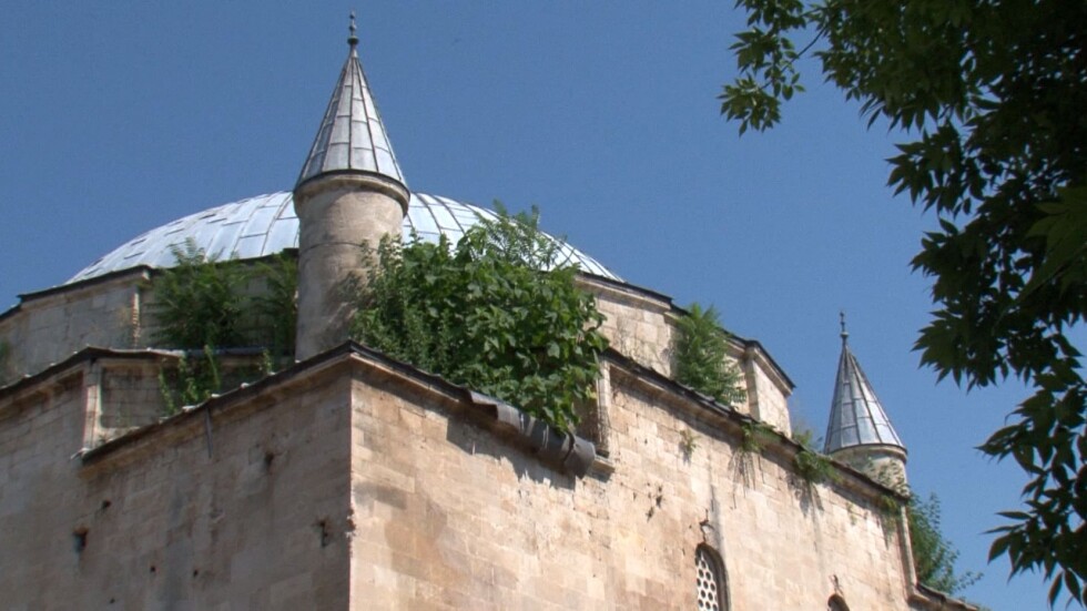 Нерегламентиран ремонт съсипа джамия "Ибрахим паша"