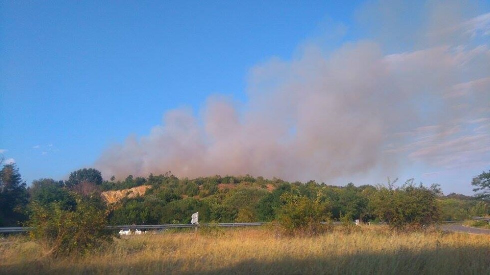 Нови горски пожари до Казанлък и Ловеч (СНИМКИ)