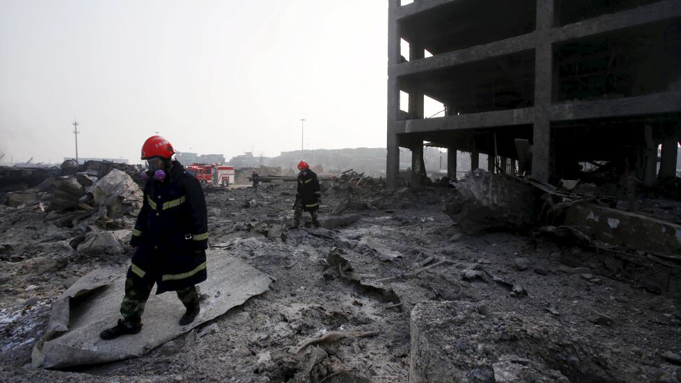 Най-малко 112 са жертвите на експлозиите в китайския град Тянцзин