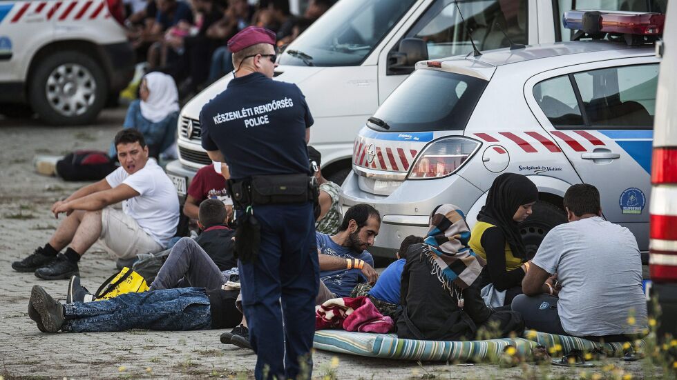 Нов камион с нелегални имигранти задържан в Австрия