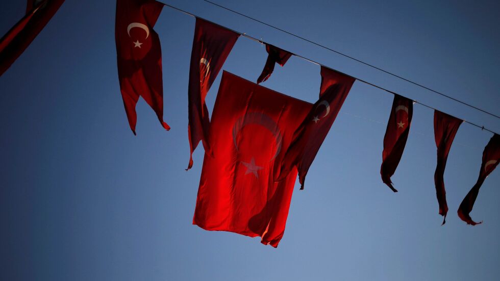 Минимум 300 млрд. лири са загубите за Турция от опита за преврат