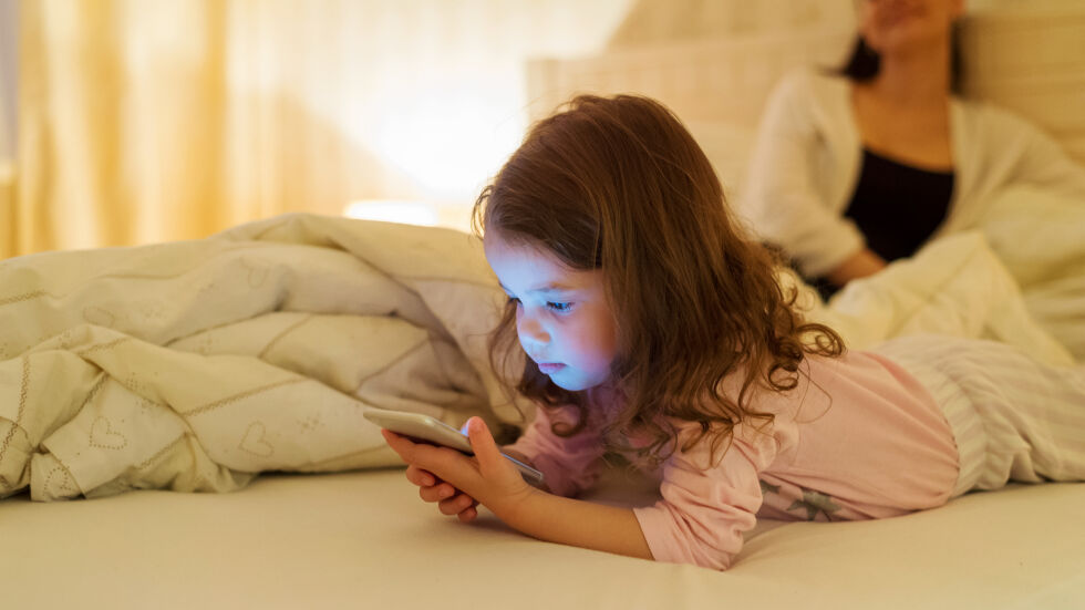 Какво правят смартфоните с детския мозък