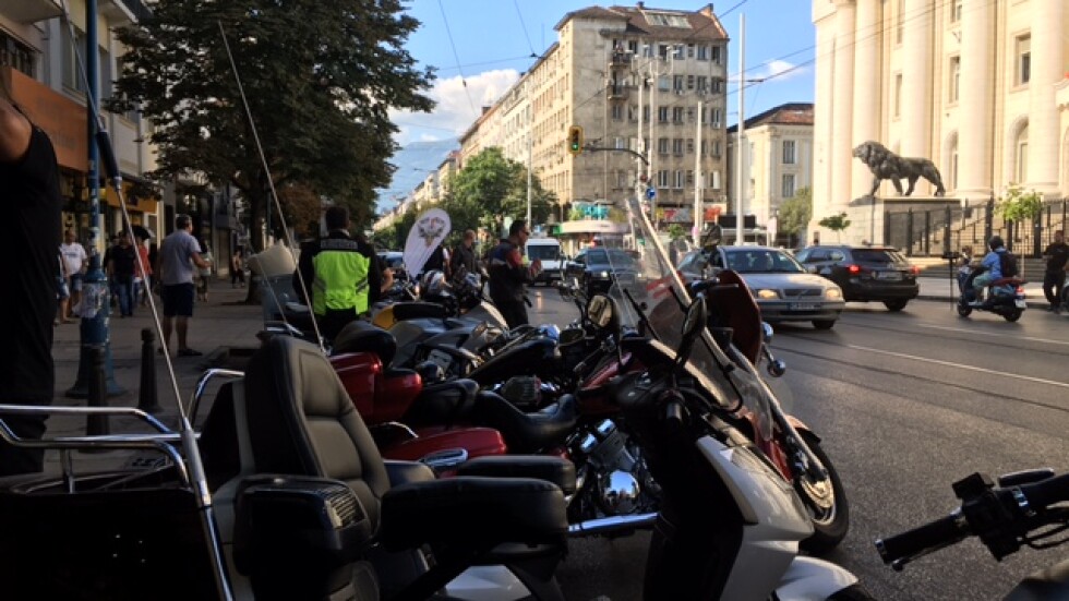 Втори протест на мотористи пред турското посолство (ОБЗОР)