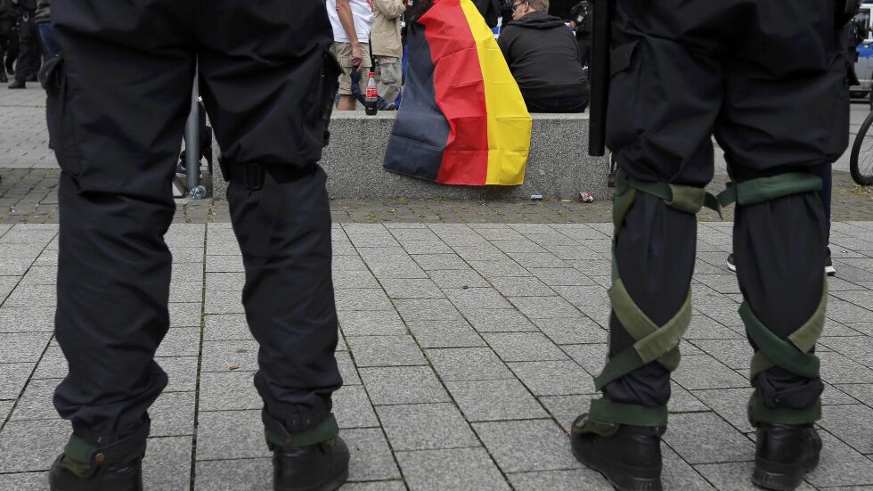 Сирийски бежанец е арестуван в Германия за планиран атентат