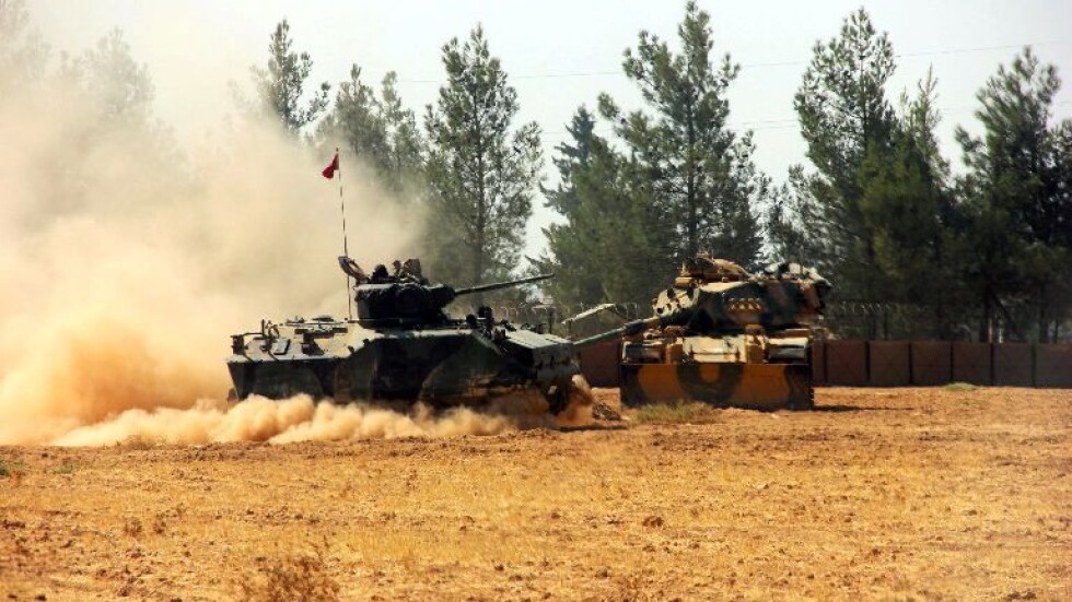 Турски танкове влязоха в Сирия (СНИМКИ И ВИДЕО)