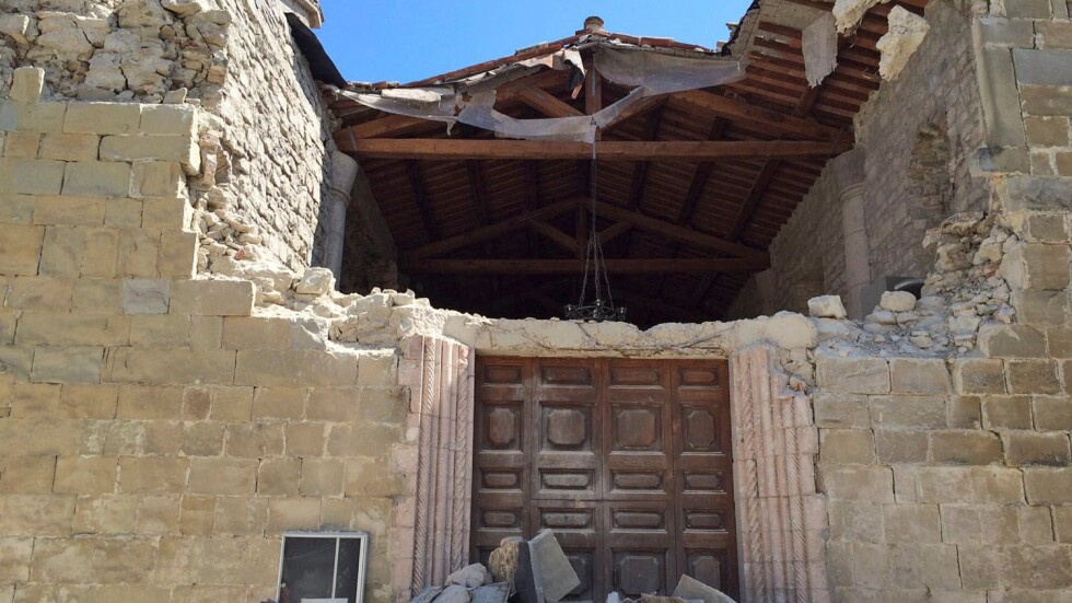 Италия ще иска от ЕС по-голям дефицит, за да укрепва сгради срещу земетресения 