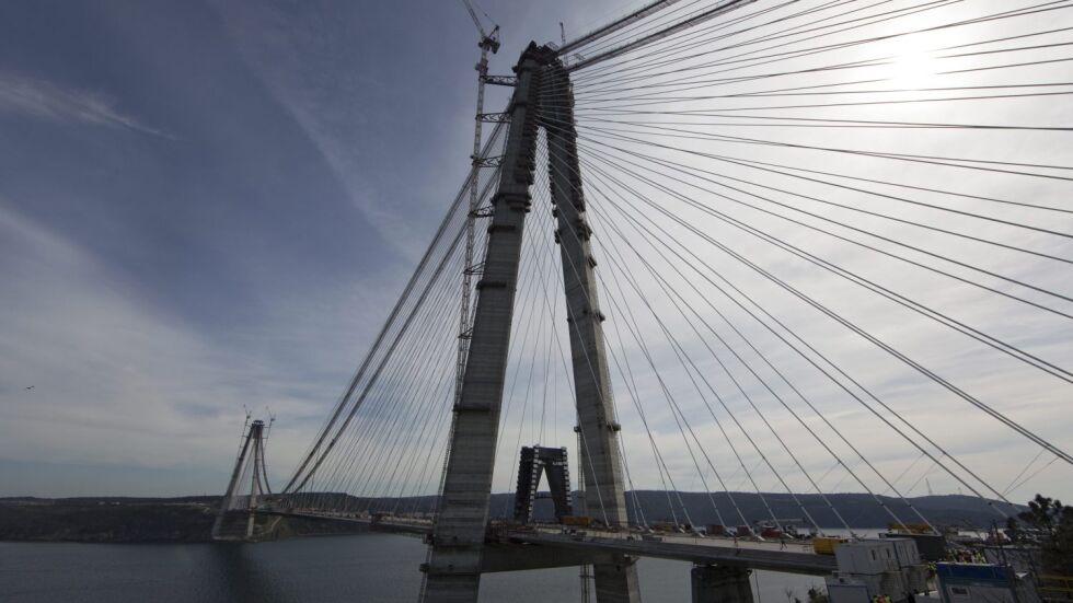 В Турция откриват третия мост над Босфора, най-широкият в света