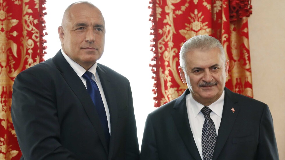 Турският премиер за мигрантите: Ще направим всичко, за да намалим товара на България (ОБНОВЕНА)