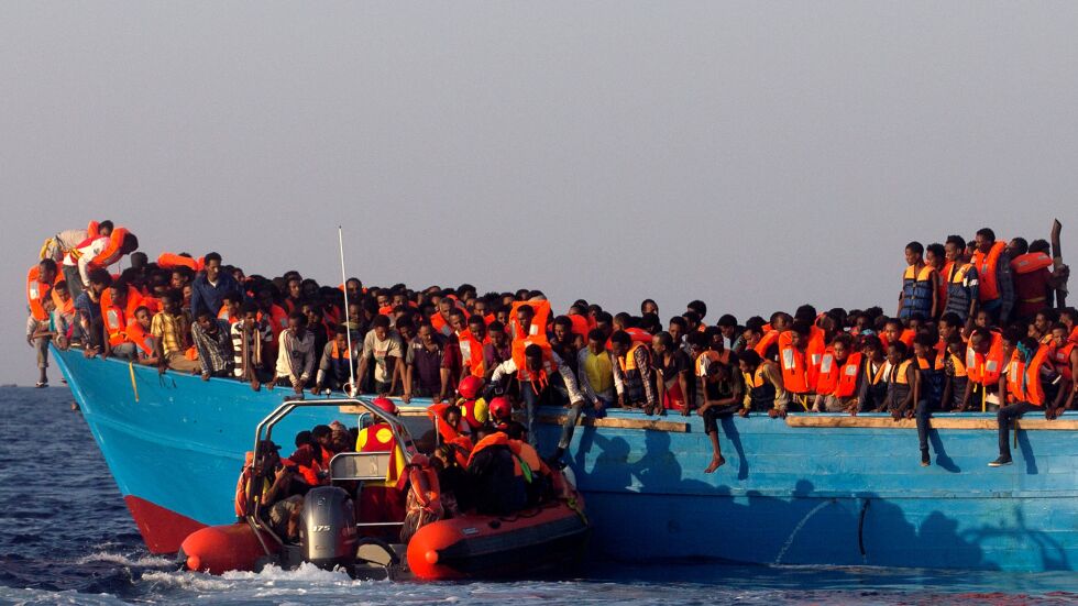 Европейският съюз прекратява спасяването на мигранти във водите на Либия 