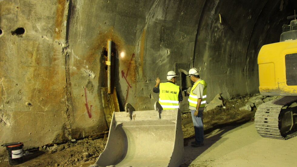 Тунелът „Витиня” е в окаяно състояние, ремонтират го до пролетта на 2017 г.