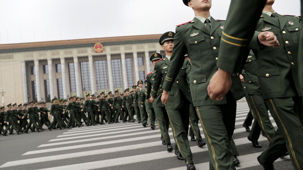 Китай откри военна база в Африка и се закани на Индия