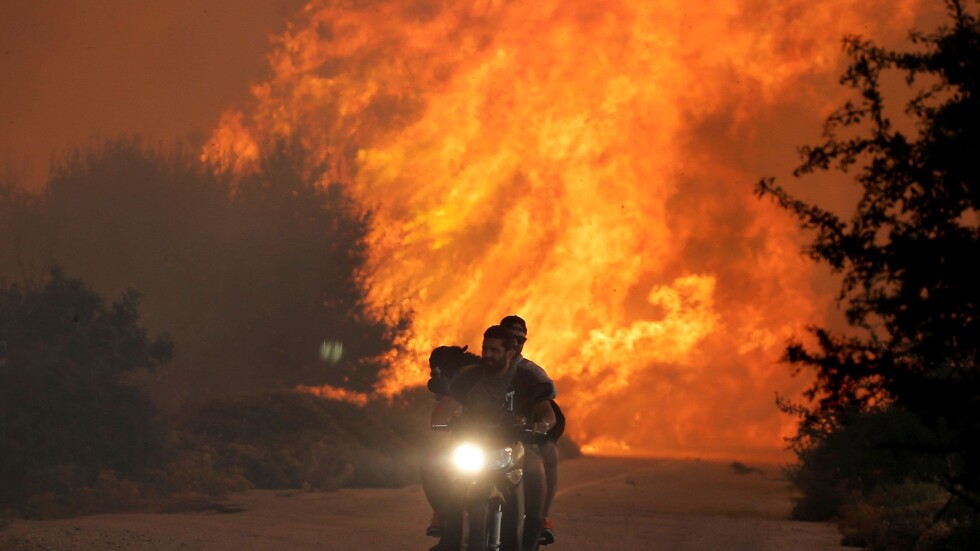 Няма пострадали българи при пожарите в Гърция 