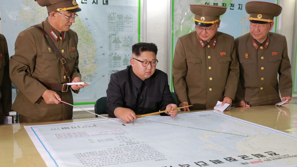 Пхенян е готов с плана за удар по Гуам, но засега няма да го прилага