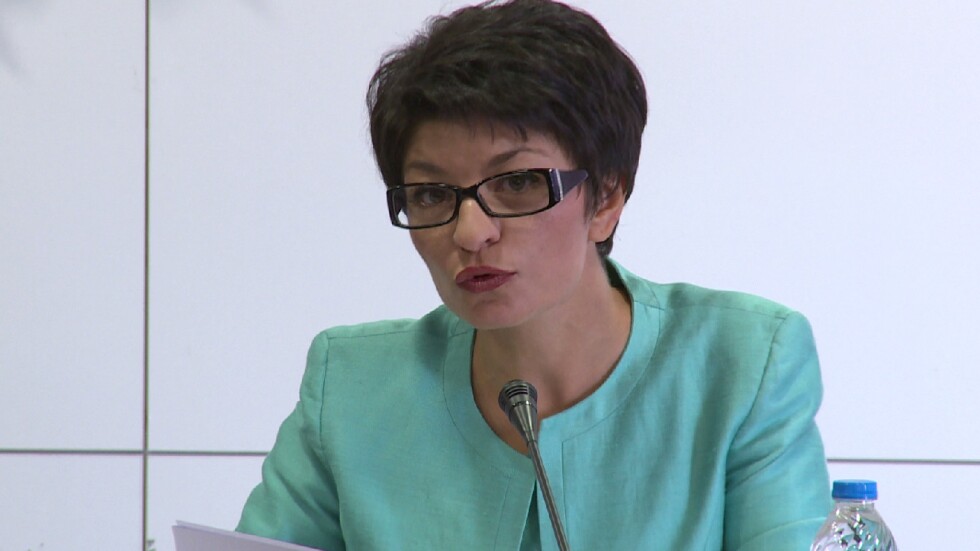 Десислава Атанасова: Корнелия Нинова лъже, че няма общо с корупционни схеми