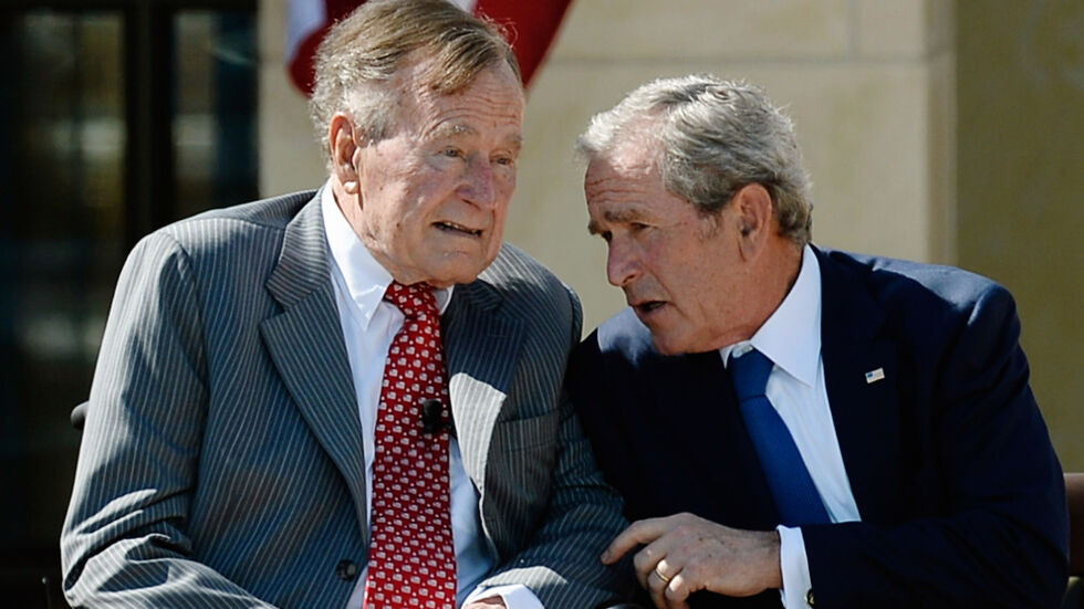 Буш-младши и Буш-старши заклеймиха "расовия фанатизъм" в САЩ