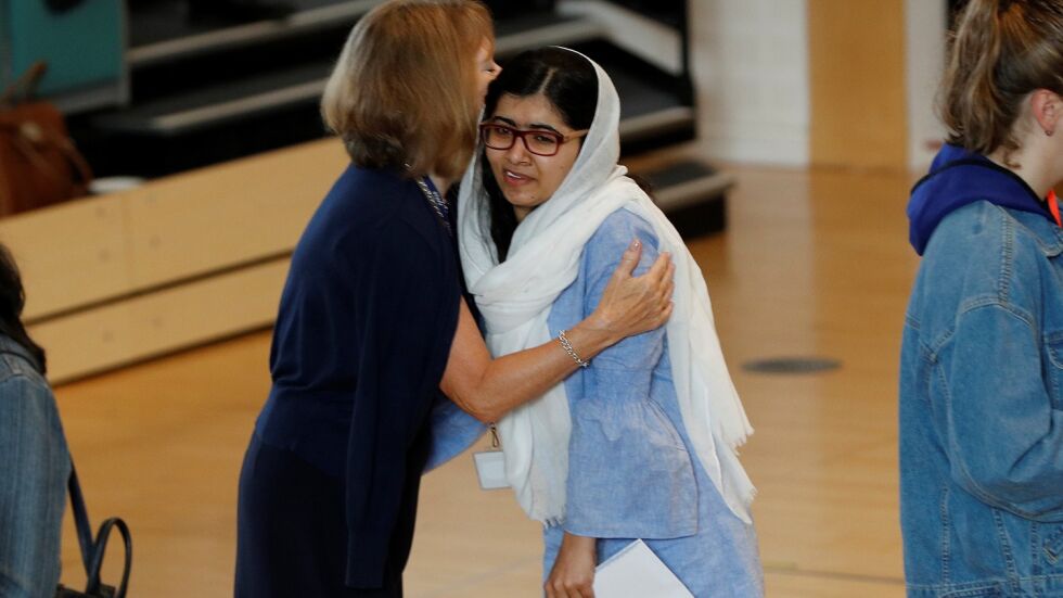 Приеха Малала Юсуфзай в Оксфорд с отлични оценки на изпитите