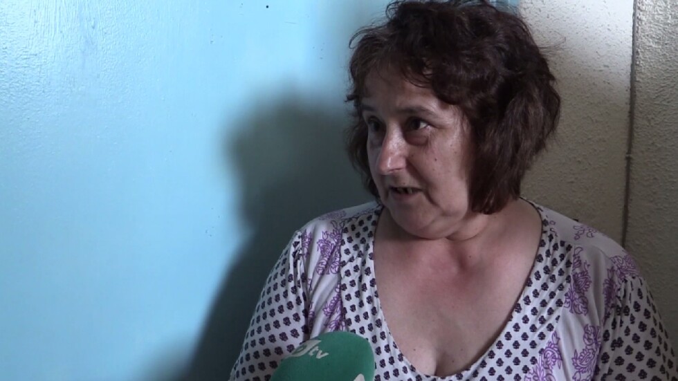 Майката на обвинения за бруталното убийство в Бургас: Той дори не може да реже с нож