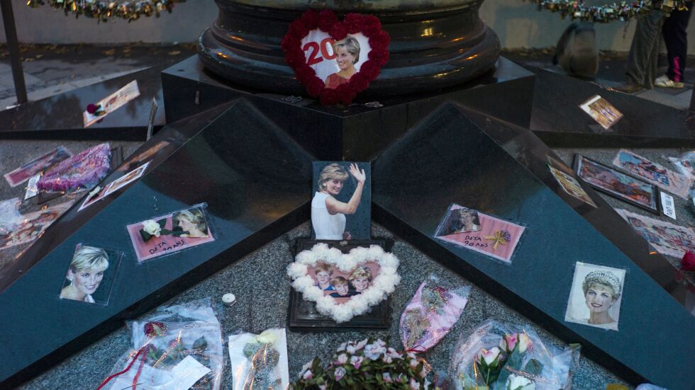 20 години от катастрофата, при която загина принцеса Даяна