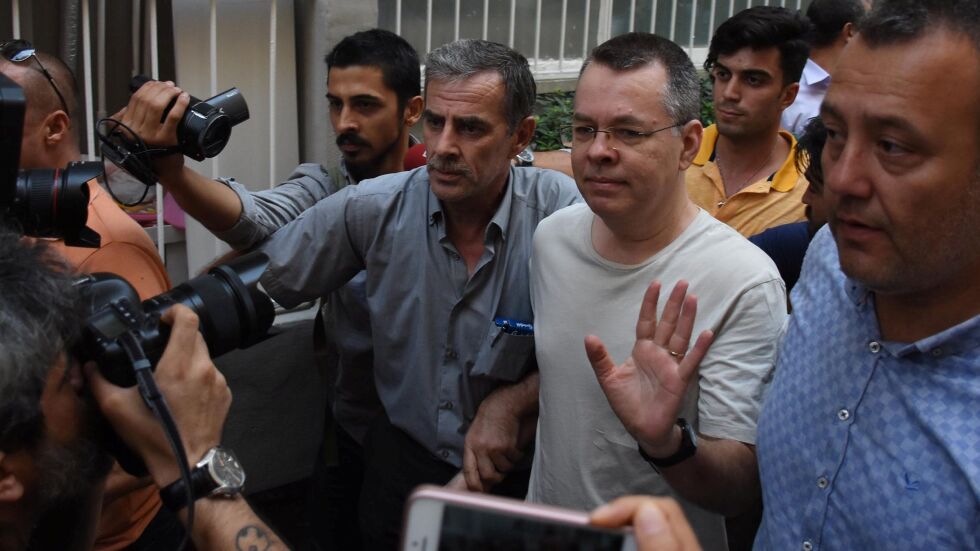Арестуваният в Турция US свещеник може да получи 35 г. затвор