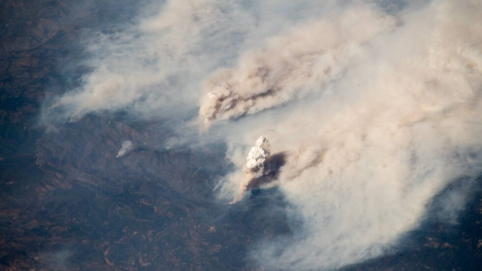 Пожарите в Калифорния се виждат и от Космоса (СНИМКИ)