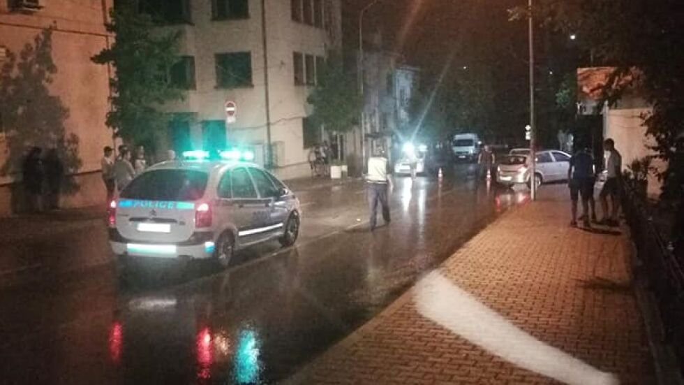 Трима младежи са ударени на тротоар от автомобил в Петрич