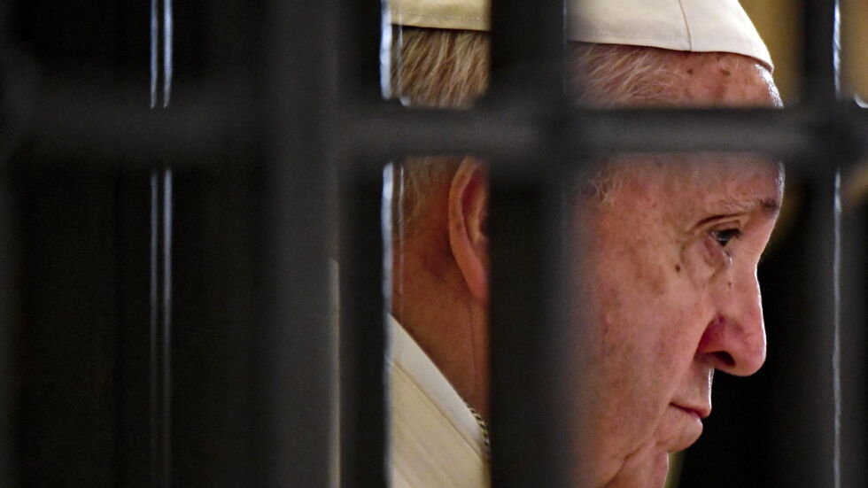 Ватиканът изпитва срам и тъга след доклада за сексуален тормоз от свещеници