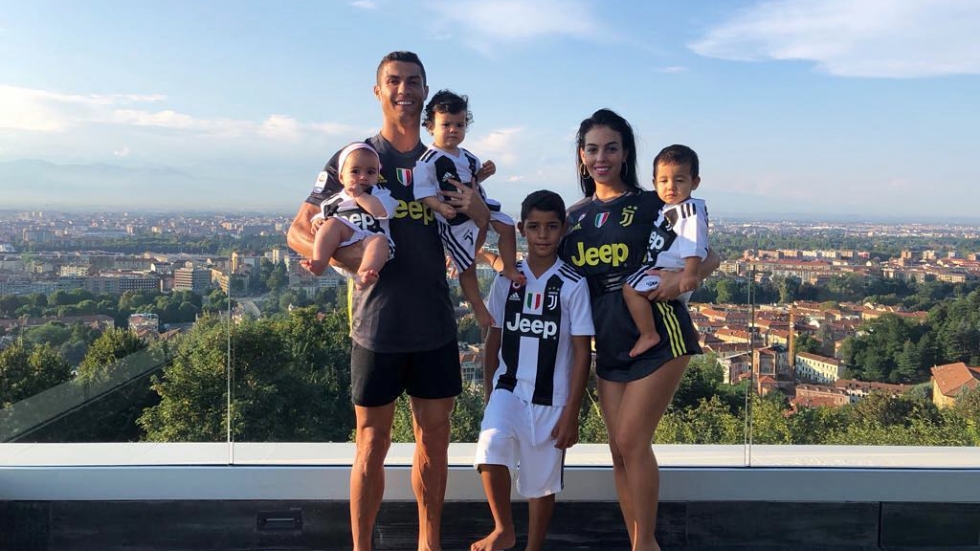 Семейната снимка на Роналдо, която събра 9 млн. харесвания за по-малко от ден