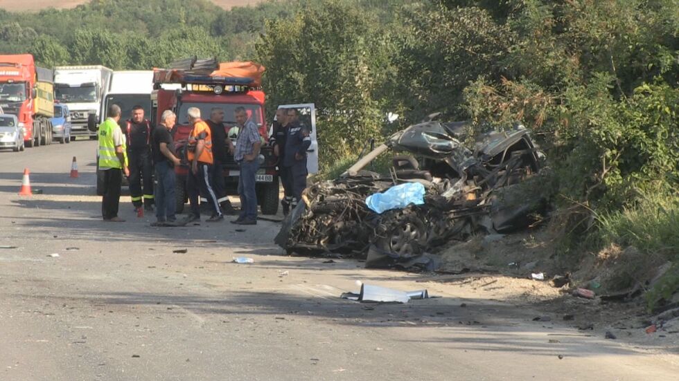 Мъж загина в тежка катастрофа на пътя Русе-Бяла