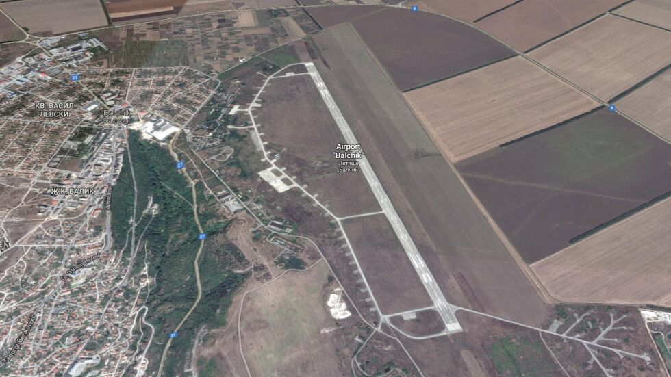 Двуместен самолет се разби на летище Балчик, пилотът е загинал