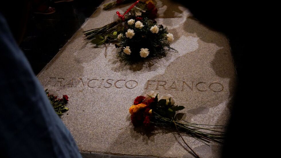 Испания ще ексхумира останките на Франсиско Франко
