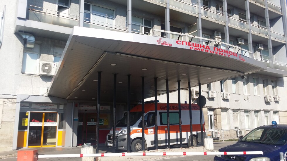 Две жени и бебе са в "Пирогов" след удар от криминално проявен шофьор в София