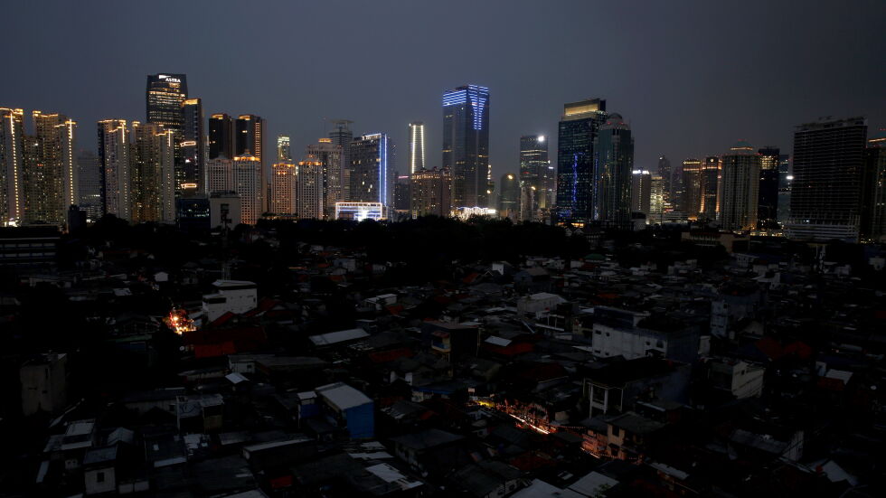 Голяма авария остави без ток Джакарта и още милиони хора на остров Ява 
