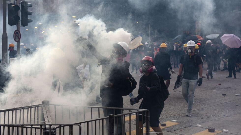 Пореден ден на протести и сблъсъци в Хонконг