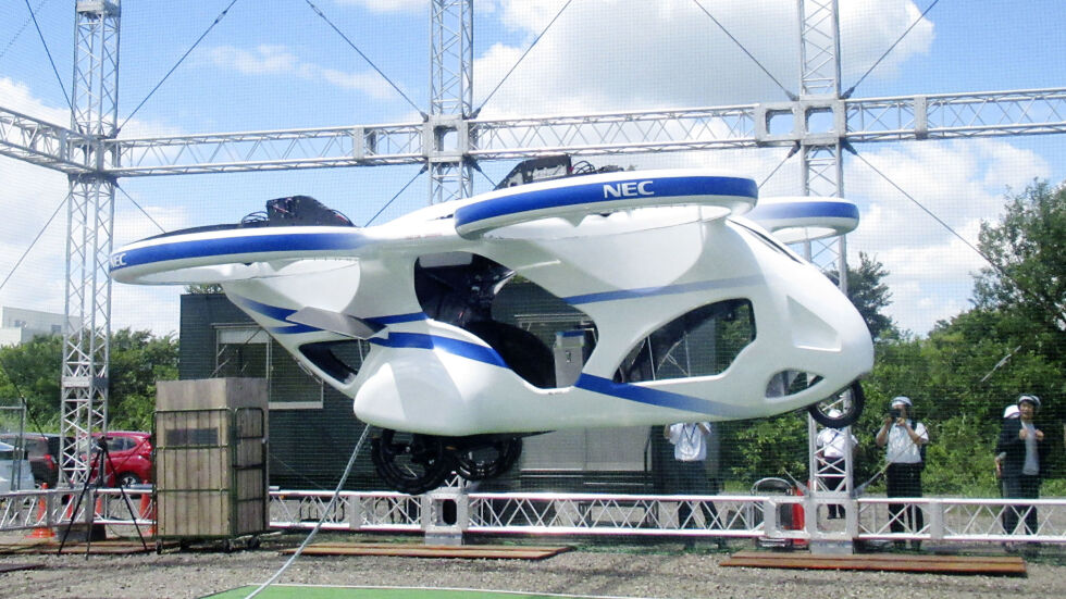 В Япония извършиха успешен тест на летяща кола