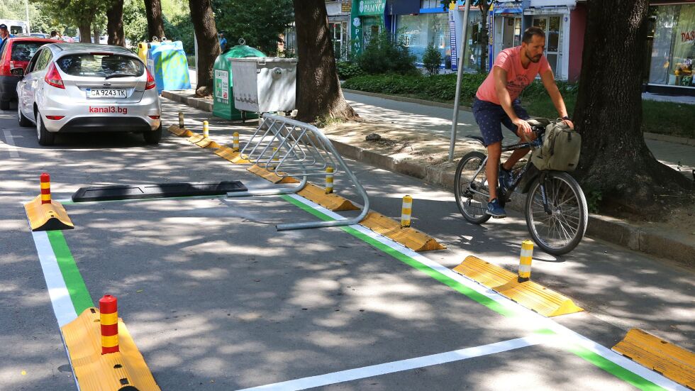 В София правят паркинги за велосипеди и тротинетки 