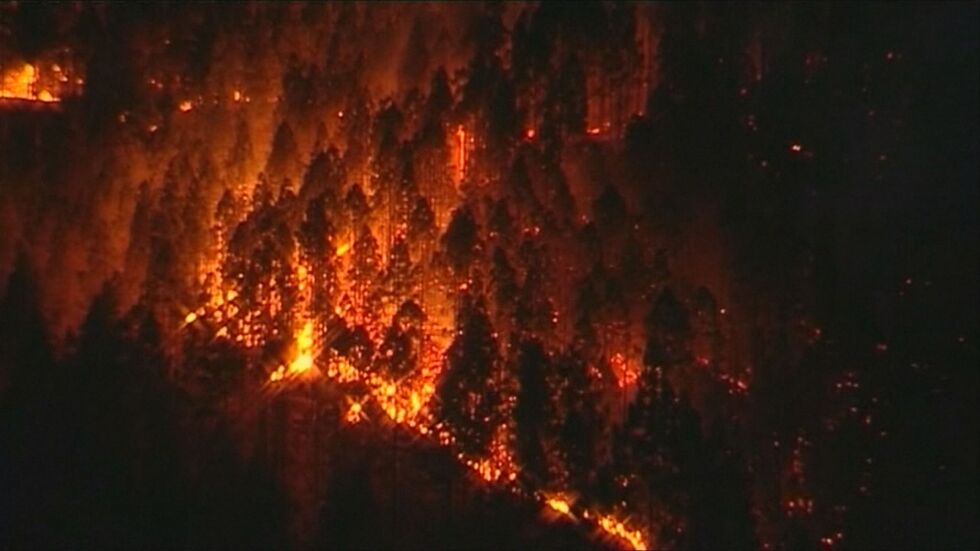 Над 50 горски пожарa пламнаха в Гърция, горят и Канарските острови (ОБЗОР)