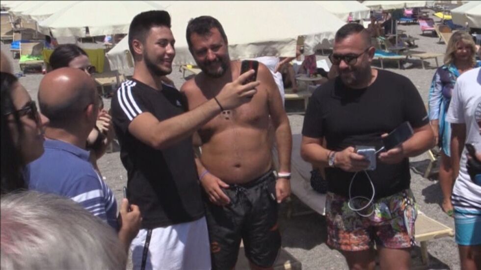 Матео Салвини избра обществен плаж в Италия за своята почивка (ВИДЕО)
