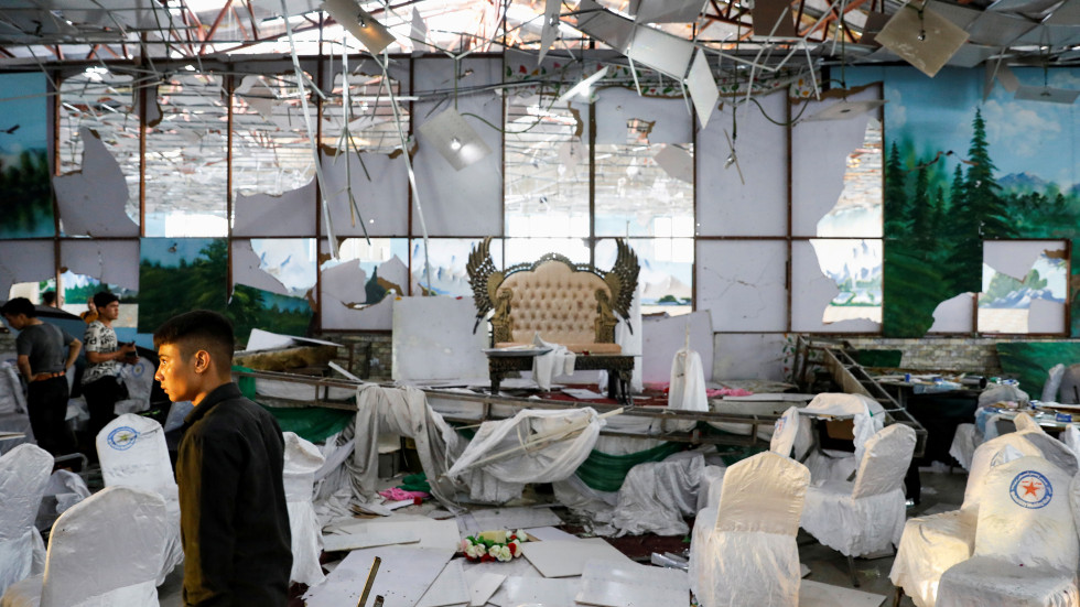 Над 60 жертви на експлозия на сватба в Кабул