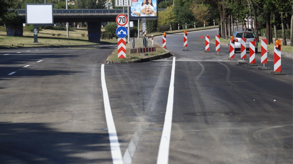 Пускат движението по ремонтирания участък на бул. "България"