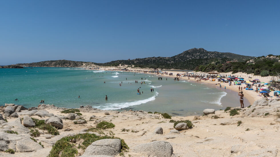 Затвор до 6 г. грози френска двойка: Откраднали пясък от Сардиния