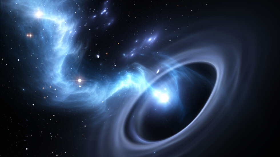 Зловеща черна дупка поглъща ежегодно по "половин Слънце"