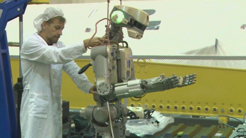 Руският робот "Фьодор" лети към Международната космическа станция