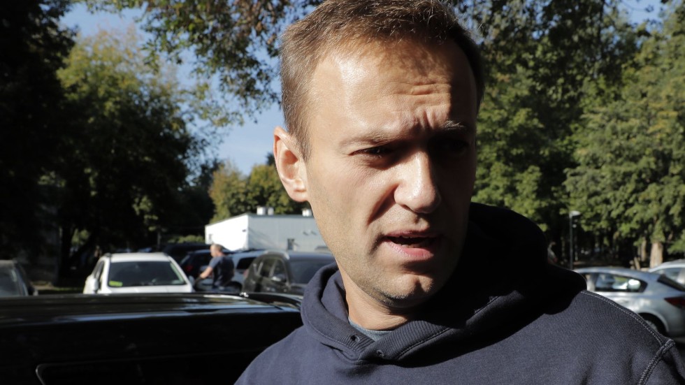 Алексей Навални е приет в болница в тежко състояние