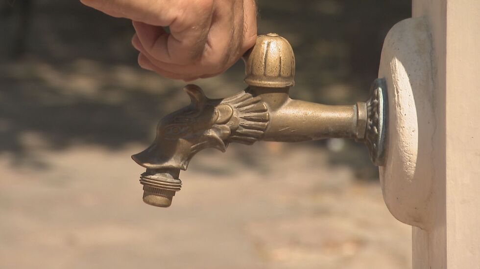 В пика на горещините: Жители на Драгоман останаха без вода