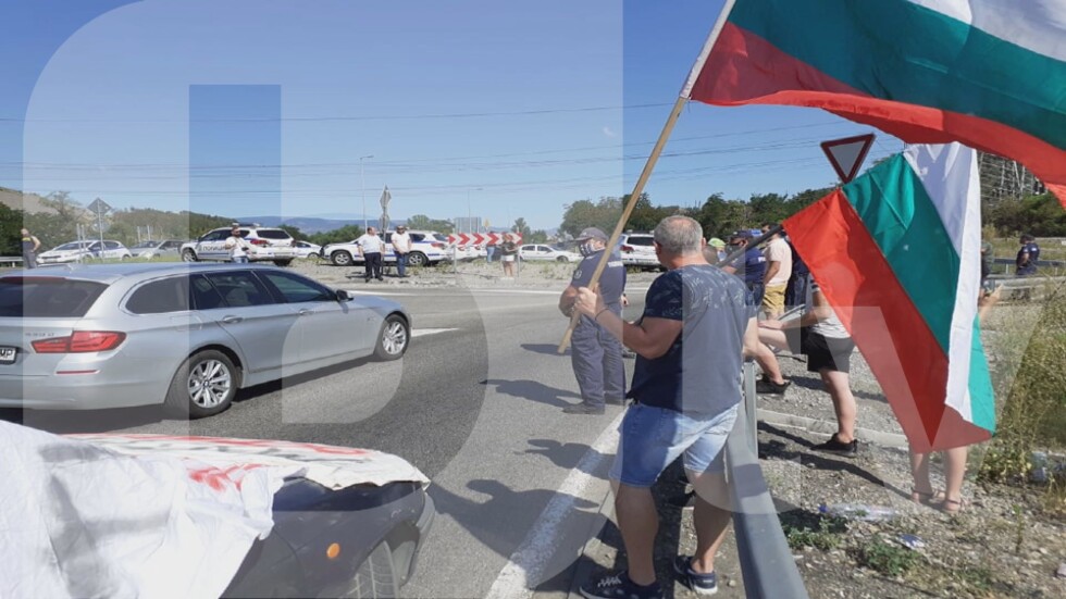 След блокадата на Е-79 край Благоевград: Движението по АМ "Струма" е нормално